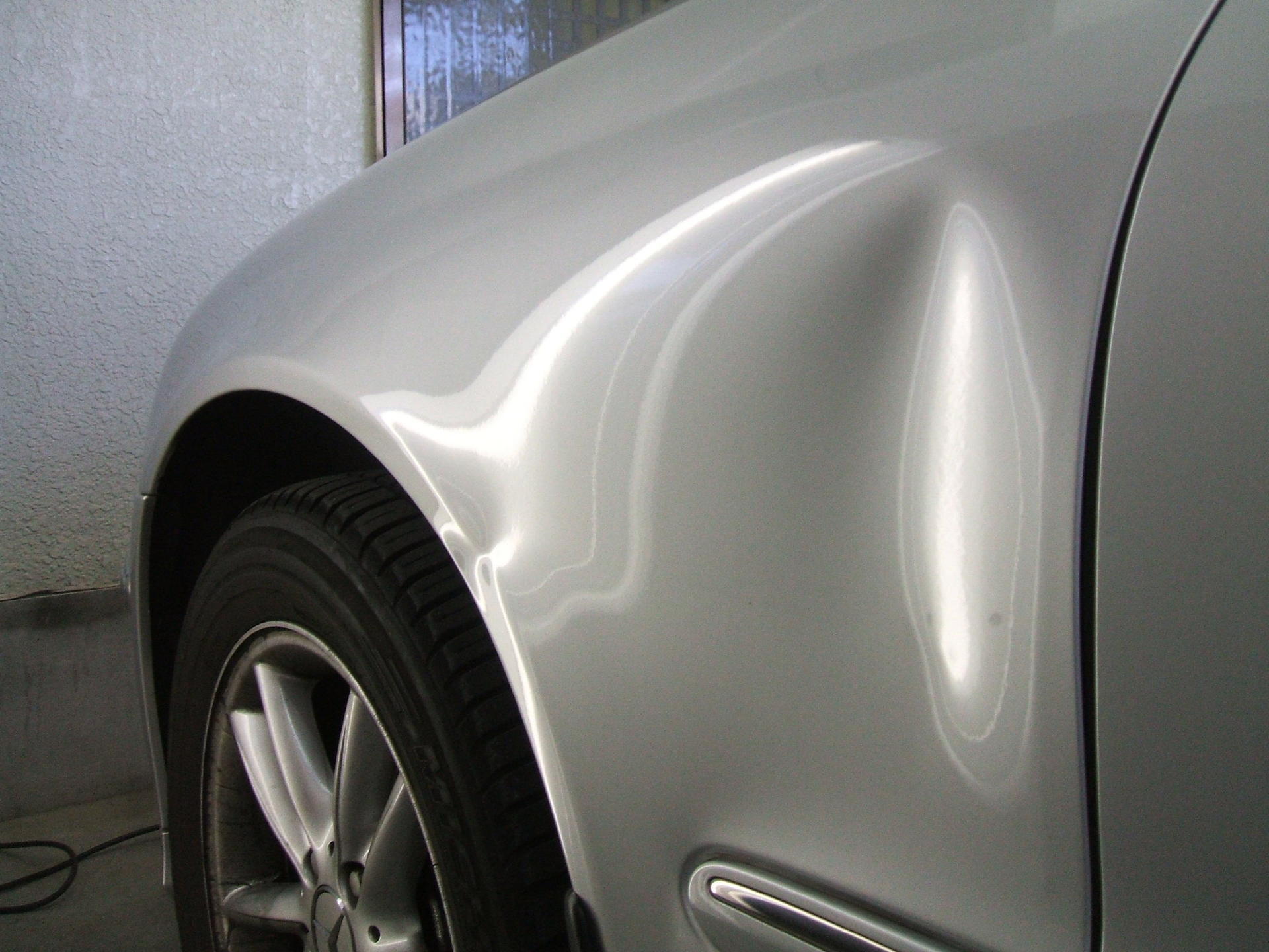 フェンダーにバンパーがドン・・・メルセデスベンツW203/C200 デントリペア一本勝負！デントマイスタ